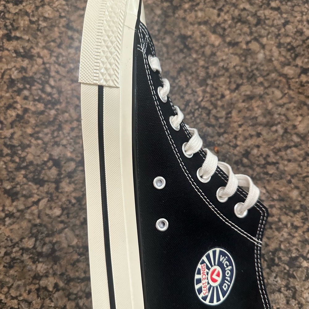 White High-Top Sneakers with Star Logo - Picture 2 of 7